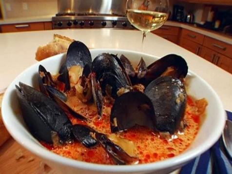 Spicy Mussels with Chorizo and Wine