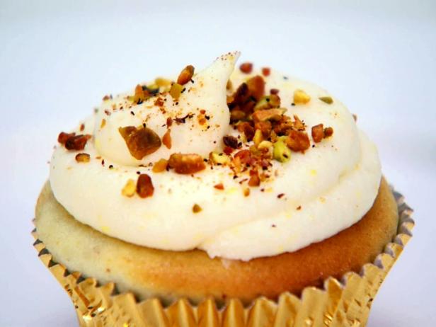 Pistachio and Cardamom Cupcakes