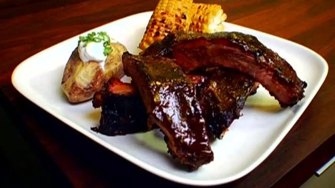 Tomatillo-Glazed Pork Ribs
