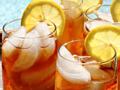How to Cut the Sugar from Summer Drinks