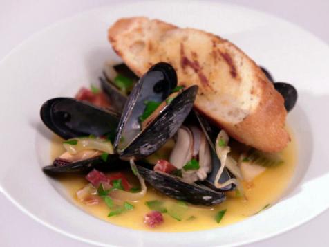 Mussels with Chorizo and Fennel
