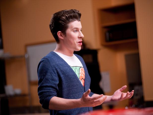 Contestant Justin Warner of Team Alton giving their EPK Presenation for the Star Challenge "Meet the Press" as seen on Food Network Star, Season 8.
