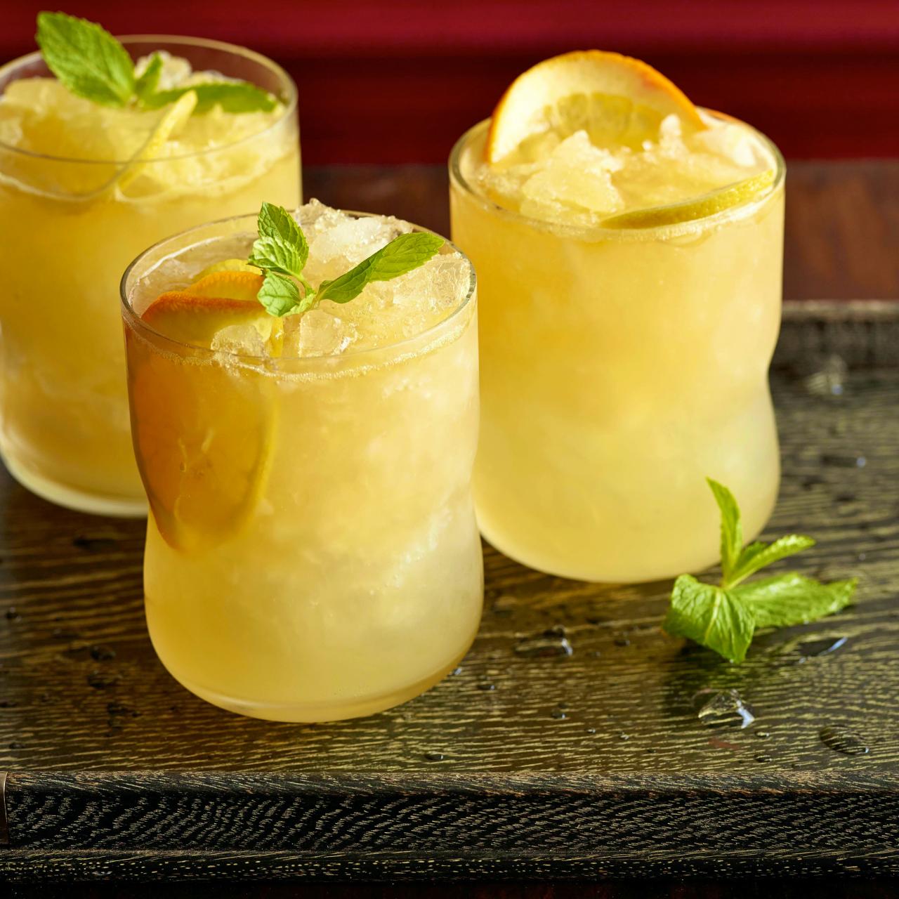Classic Honey Bourbon Cockail: Ideal For Southern Happy Hour
