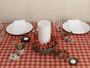 FN-Holiday_Centerpiece-Berry-Plates_s4x3
