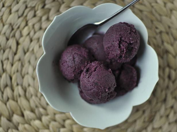 blueberry frozen yogurt