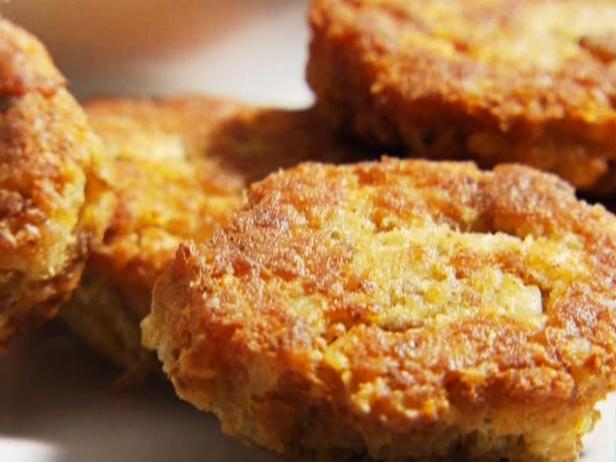 Cajun Catfish Cakes with Remoulade image