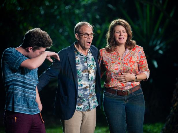 Contestant Justin Warner revealed winner and a sudden suprise reveal that Contestant Martie Duncan will also be moving on to Star Producer Alton Brown, and everyone else's shock, at the final elimination to see who moves on to shoot their Pilots, as seen on Food Network's Star, Season 8.