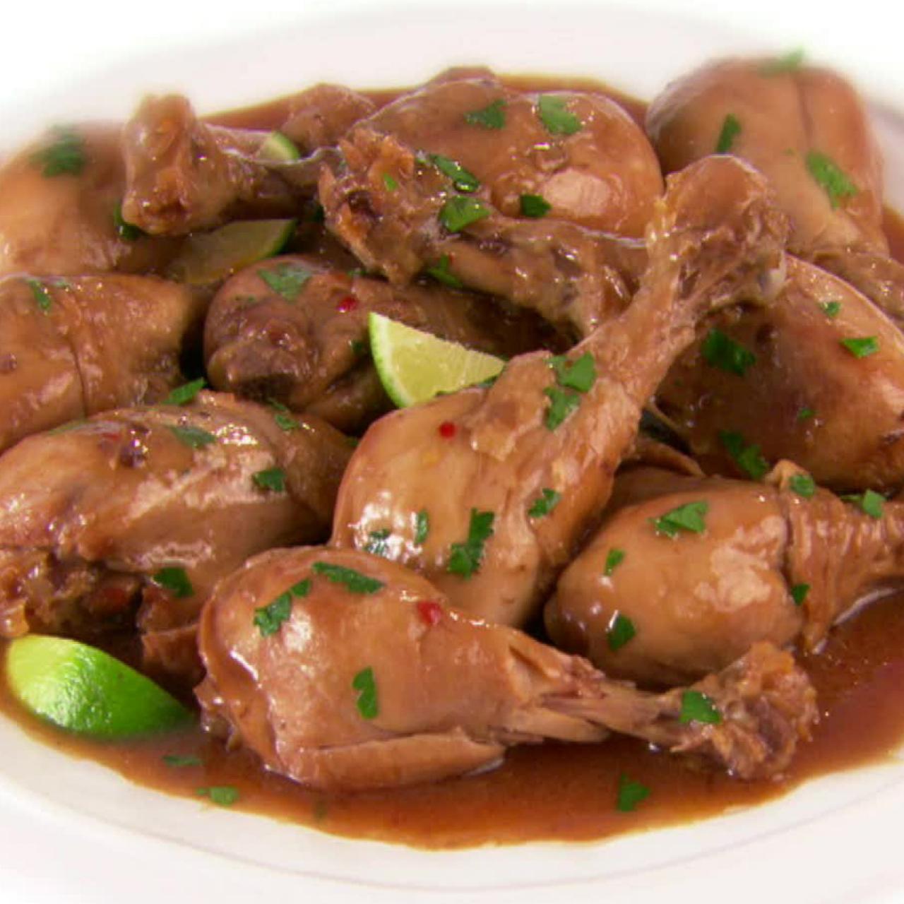 https://food.fnr.sndimg.com/content/dam/images/food/fullset/2012/8/1/0/GH0310H_Chicken-Adobo-2_s4x3.jpg.rend.hgtvcom.1280.1280.suffix/1371607083512.jpeg