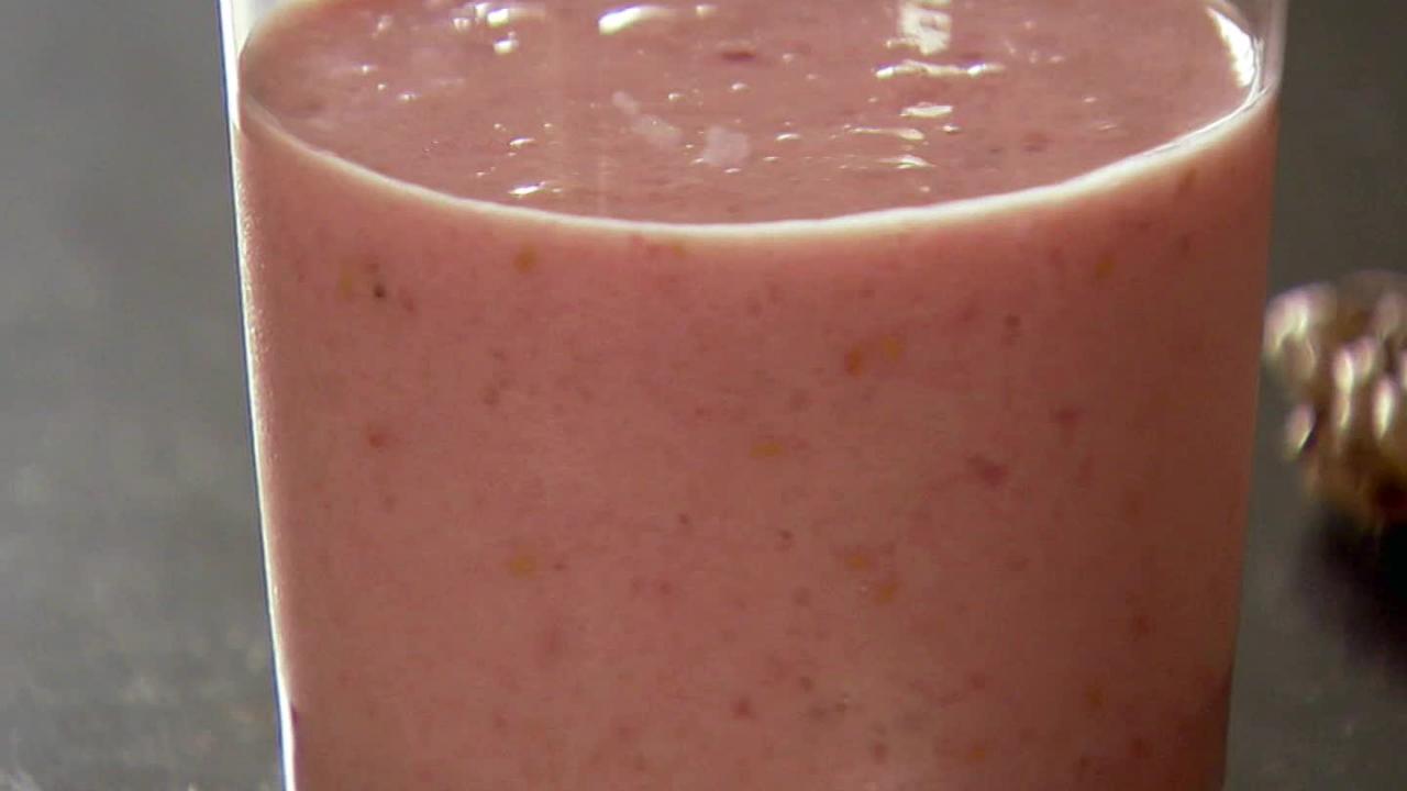 Raspberry Banana Layered Smoothie - Del's cooking twist
