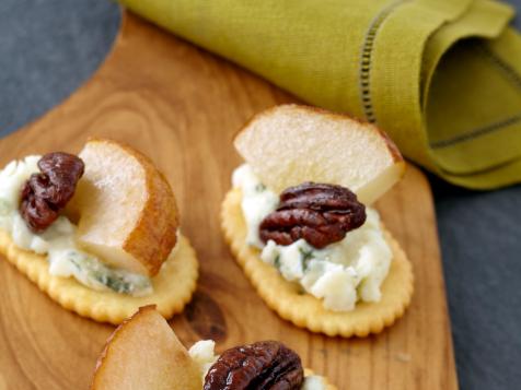 Oven-Roasted Pears with Creamy Blue Cheese