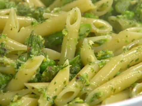 Asparagus and Pistachio Pesto Pasta