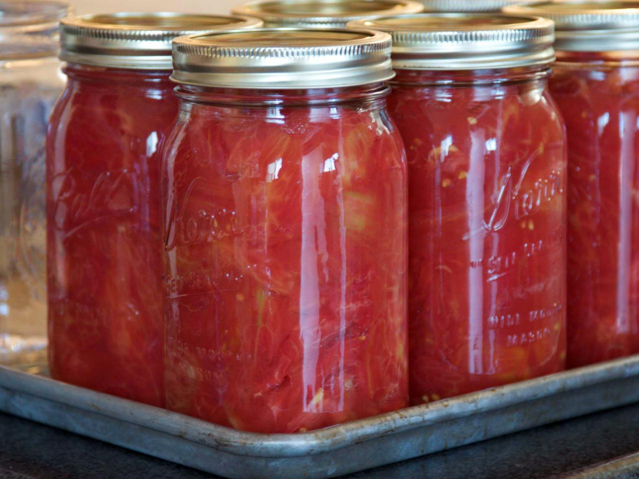 The Entire Process for Canning Tomato Sauce