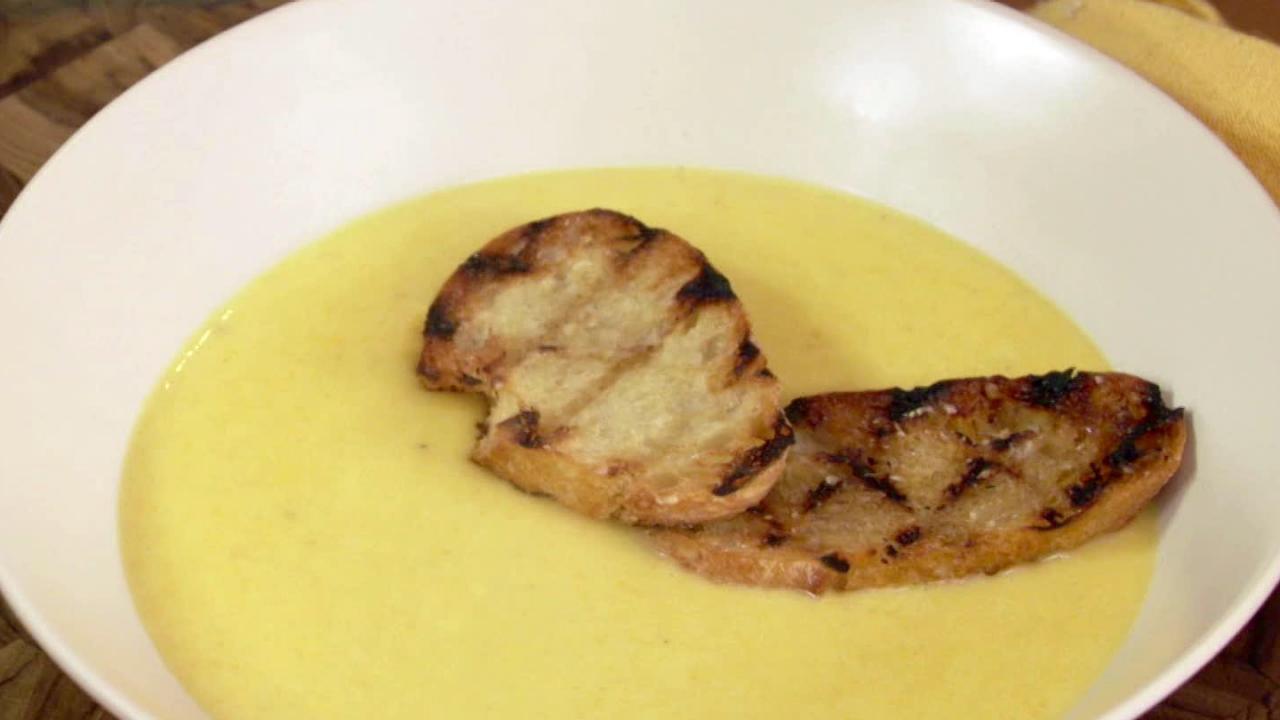 Jeff Mauro's Beer Cheese Soup