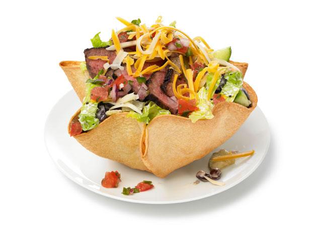 https://food.fnr.sndimg.com/content/dam/images/food/fullset/2012/9/4/0/FNM_100112-Almost-Famous-Steak-Taco-Salad-Recipe_s4x3.jpg.rend.hgtvcom.616.462.suffix/1371609332863.jpeg