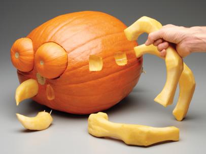 carving spider pumpkin