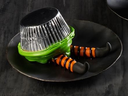 20 Cute And Spooky Halloween Cupcakes Hallowen Cupcake Recipes Food Network