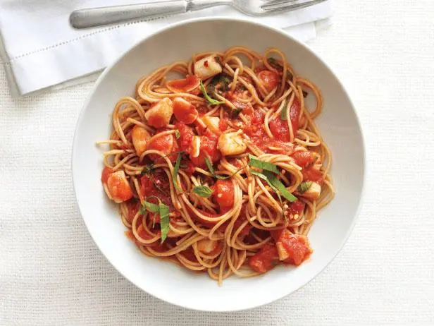 Spaghetti With Spicy Scallop Marinara Sauce