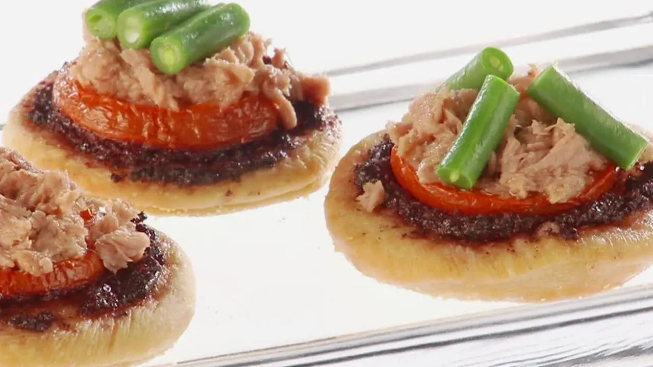 Nicoise Salad Pizzette Recipe | Giada De Laurentiis | Food Network