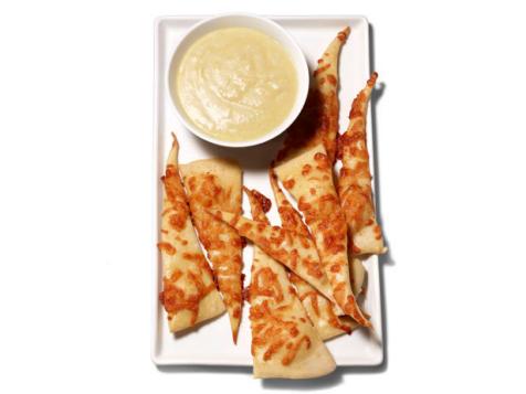 Roasted Garlic-Asiago Dip With Cheese Crackers