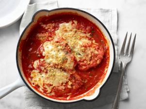 Fnm_030113 Skillet Parmesan Chicken Recipe_s4x3
