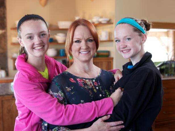Ree Drummond and her daughters