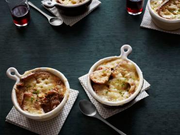French Onion Soup With Braised Short Ribs Recipe | Geoffrey Zakarian