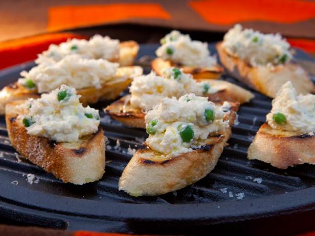 Pea and Ricotta Crostini image