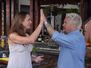 GI1306H_guy-fieri-Brooke-Shields-02_s4x3