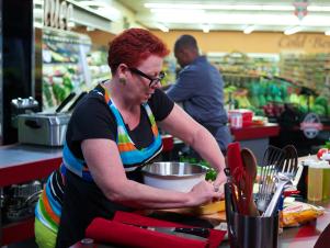 GK0103_grocery-games-Karen-Forsberg_s4x3