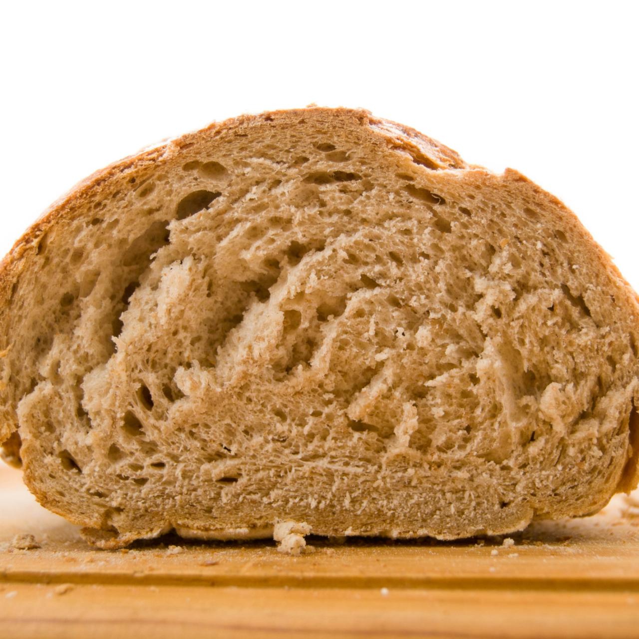 https://food.fnr.sndimg.com/content/dam/images/food/fullset/2013/10/17/1/HE_whole-grain-loaf-thinkstock_s4x3.jpg.rend.hgtvcom.1280.1280.suffix/1383778938553.jpeg