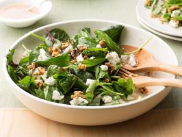 Spinach Salad with Goat Cheese and Walnuts
