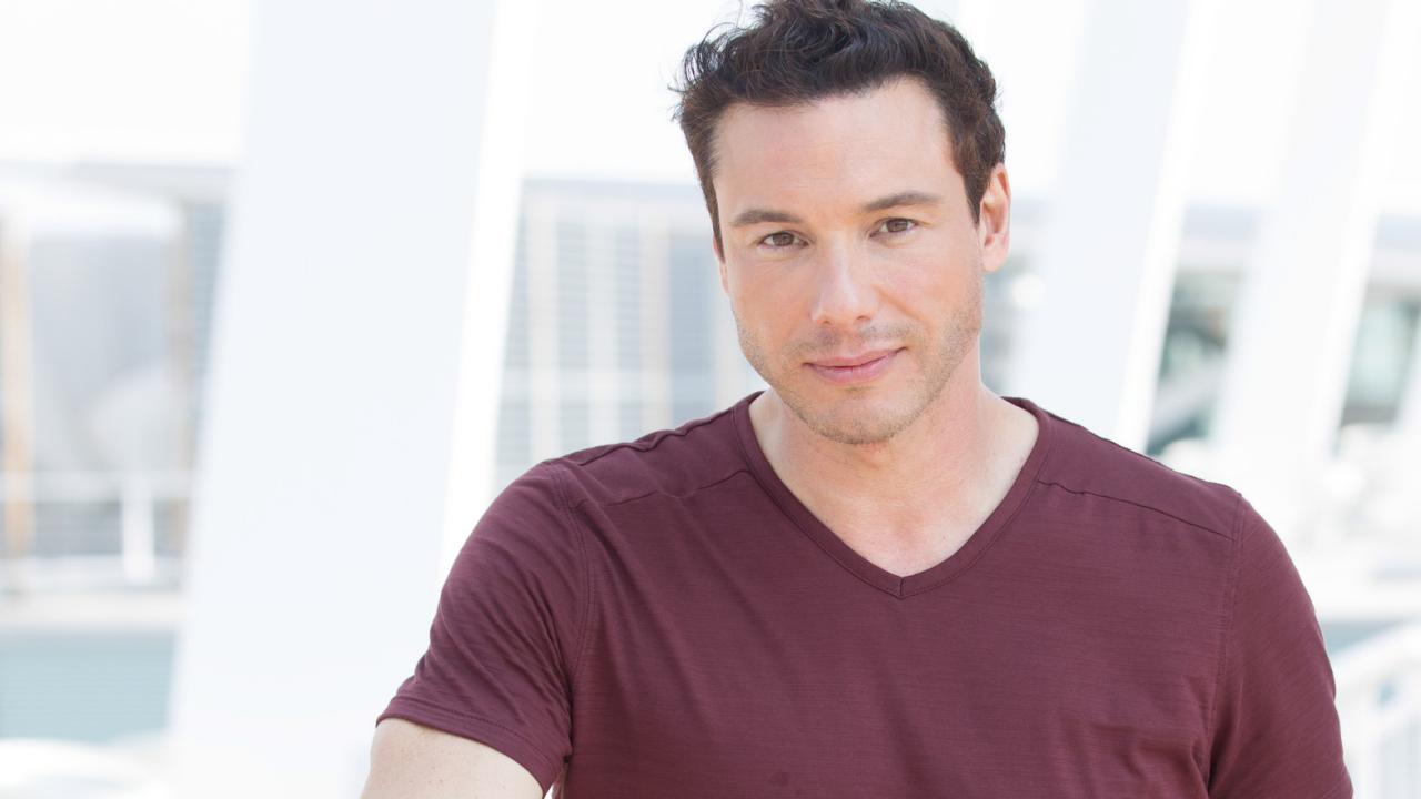 Rocco DiSpirito : Shows : Food Network | Restaurant Divided | Food Network