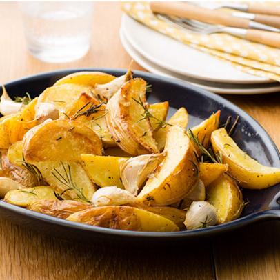 Roasted Yukon Potatoes with Rosemary | Recipe Cart | Recipe Cart
