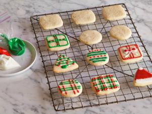 bw2b02_sugar-cookies-step-06_s4x3