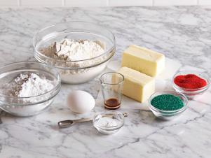 fn_butter-spritz-cookies-step-01_s4x3
