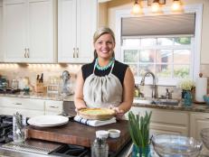 Host Damaris Phillips welcomed guest Demond Smith, and taught him how to make a southern style breakfast in Louisville, Kentucky as seen on Food Network's Southern at Heart, Season 1.