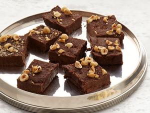 fnm_120113-50-no-bake-treats_hazelnutbrownies_s4x3