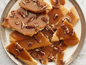 fnm_120113-no-bake-treats-bark-01_s4x3