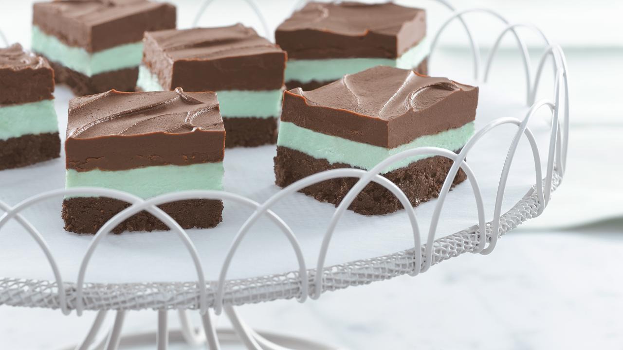 Easy No-Bake Creamy Chocolate Mint Bars (Sponsored)