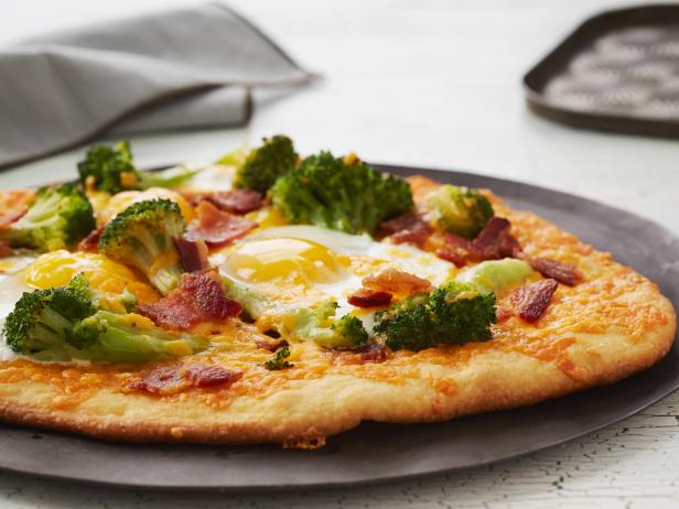 Broccoli-Cheddar Breakfast Pizza