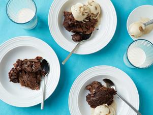 FN_Slow-Cooker-Gooey-Brownie-Cake_s4x3