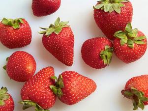 FNK_Stock-Strawberries_s4x3