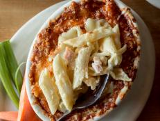 Sink your spoon into these Food Network-approved mac and cheese hot spots.