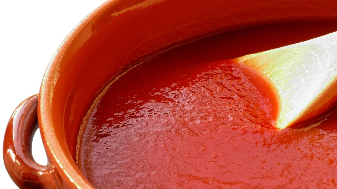 https://food.fnr.sndimg.com/content/dam/images/food/fullset/2013/2/18/0/HE_tomato-sauce-thinkstock_s4x3.jpg.rend.hgtvcom.1280.720.suffix/1371614421768.jpeg