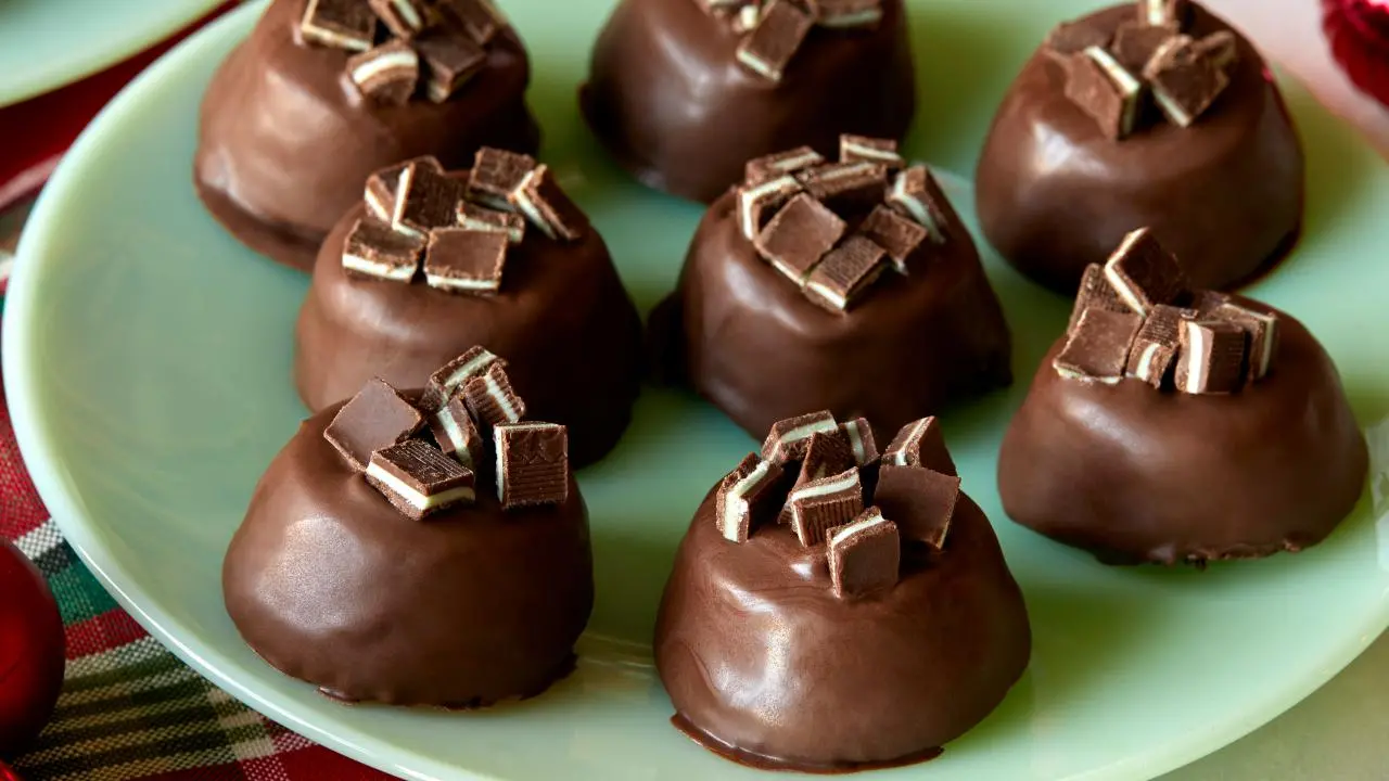 Mint Brownie Bites for Santa