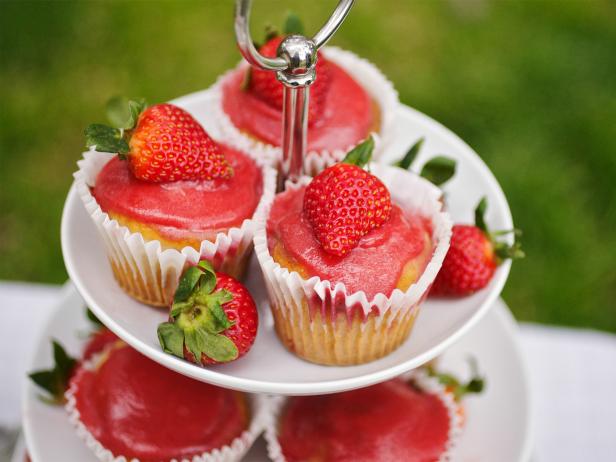 Lizzie's Strawberry cupcakes