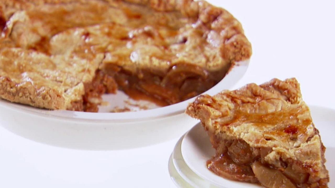 Giada's Apple and Cheddar Pie