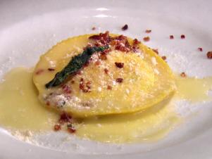 KILT_Anne-Burrell-Raviolo-al-Uovo_s4x3
