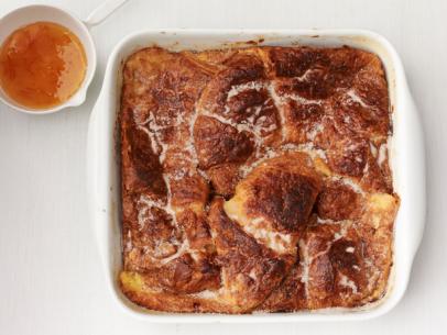 https://food.fnr.sndimg.com/content/dam/images/food/fullset/2013/3/4/1/FNM_040113-Baked-Croissant-French-Toast-With-Orange-Syrup-Recipe_s4x3.jpg.rend.hgtvcom.406.305.suffix/1371614049299.jpeg