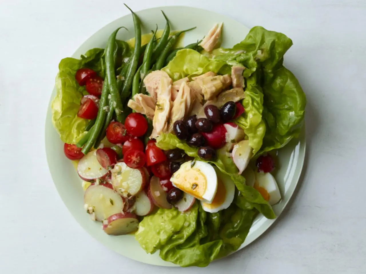 classic nicoise salad dressing Nicoise Salad (French salad with tuna)
